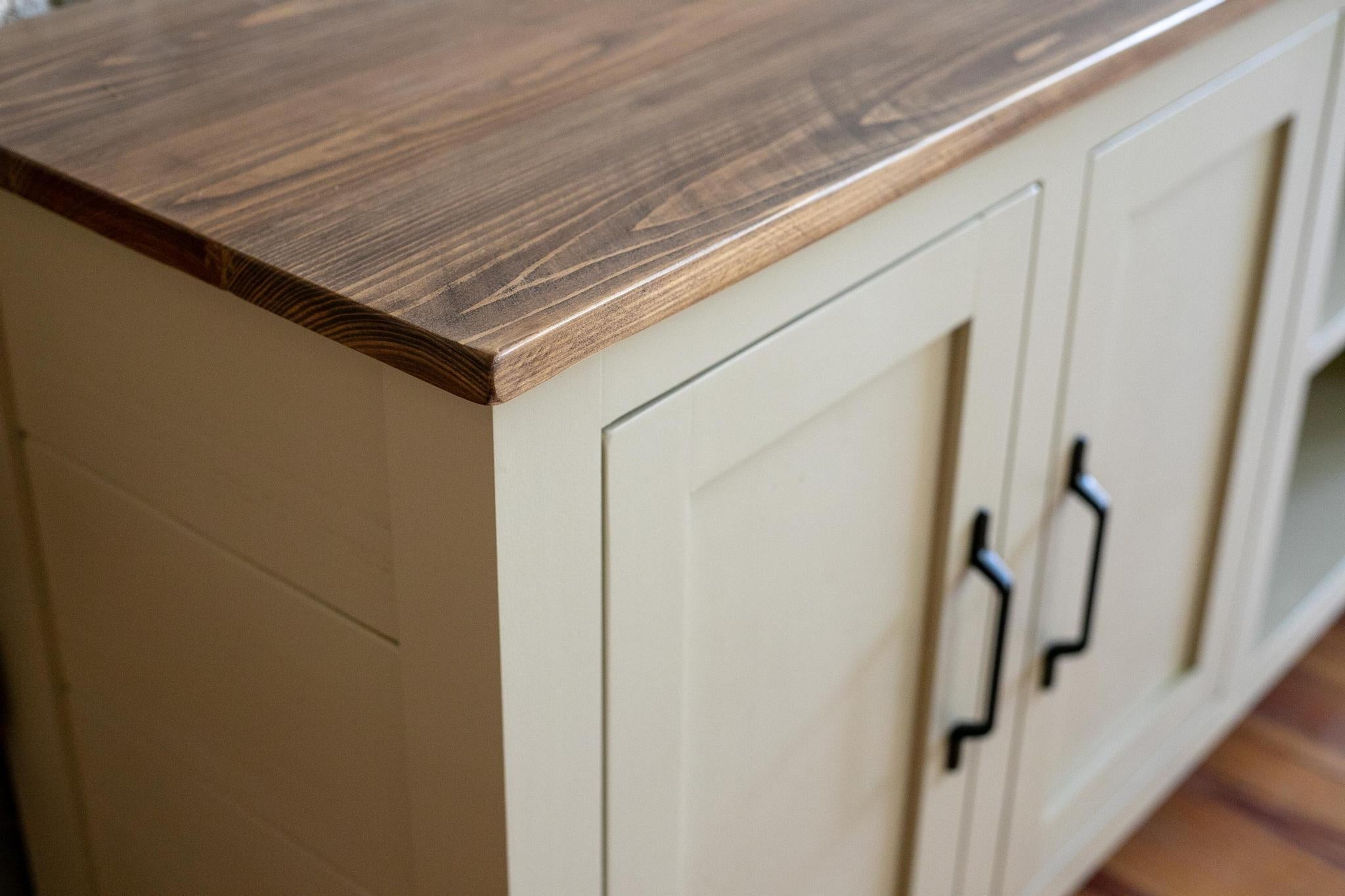 Grand Media Console