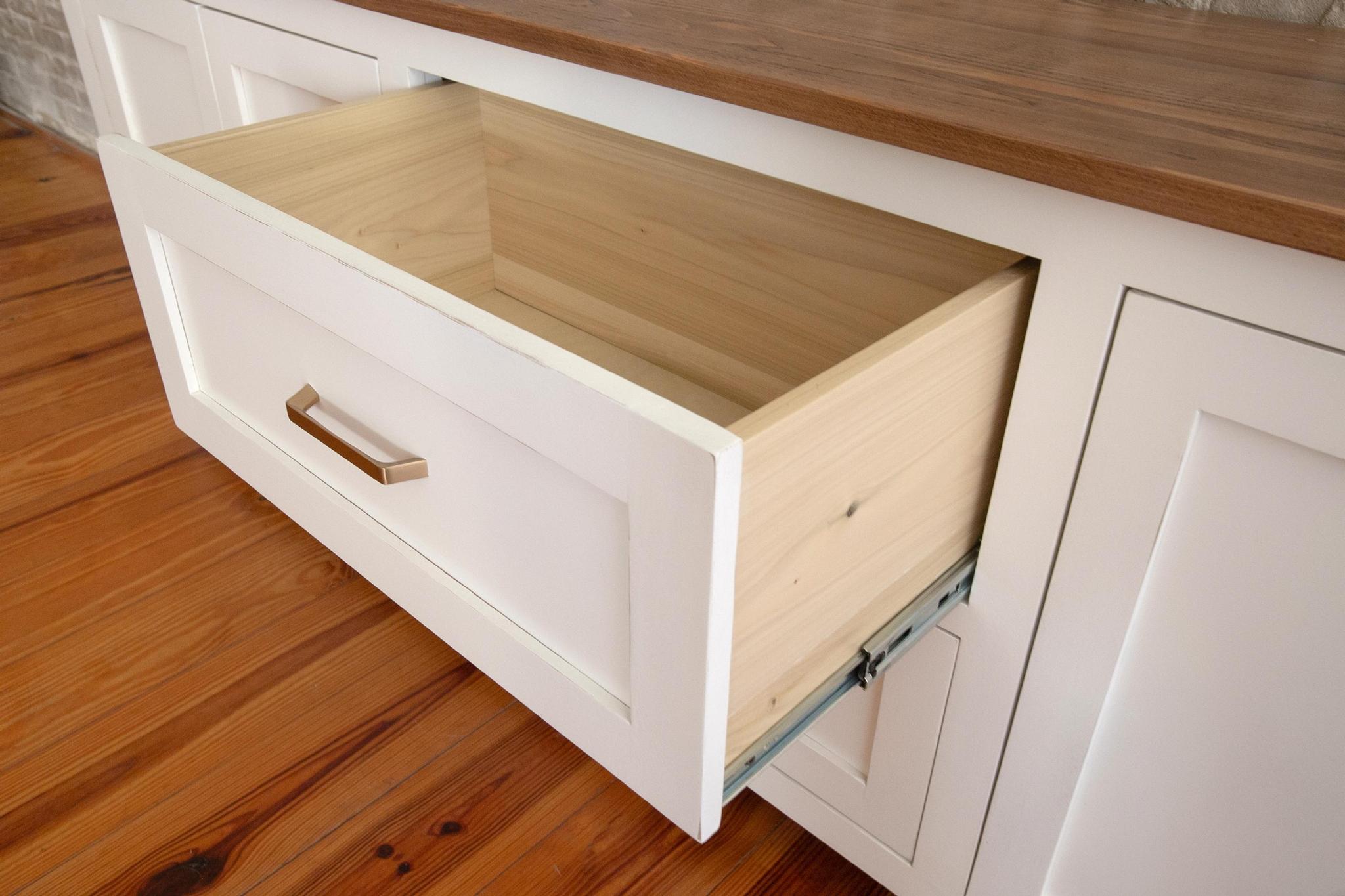 Athens Storage Console: With Legs