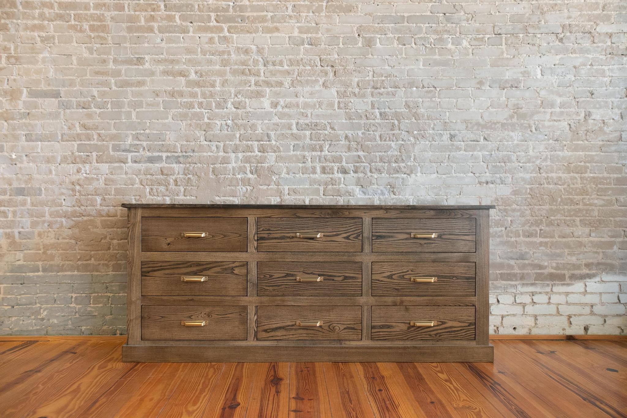 Classic 9 Drawer Dresser