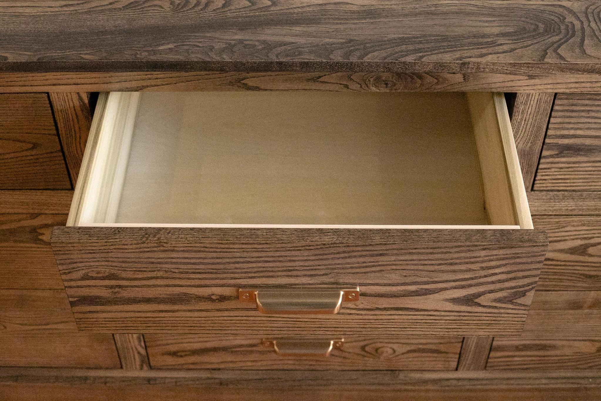 Classic 9 Drawer Dresser